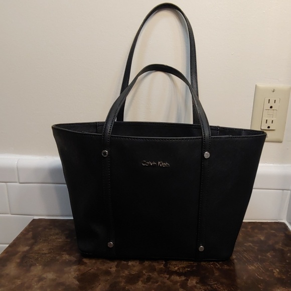 Calvin Klein Handbags - Calvin Klein bag
